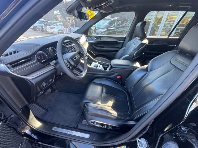 2023 Jeep Grand Cherokee Overland Luxury Tech Group IV