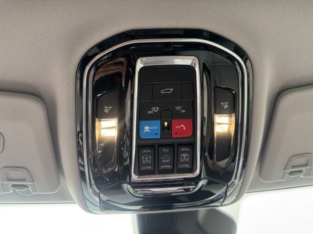 2022 Jeep Grand Cherokee Summit