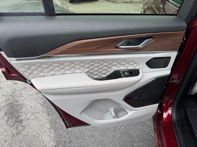 2022 Jeep Grand Cherokee Summit