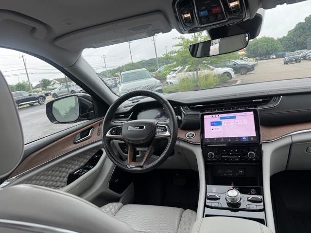 2022 Jeep Grand Cherokee Summit