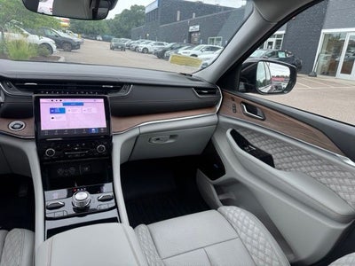 2022 Jeep Grand Cherokee Summit