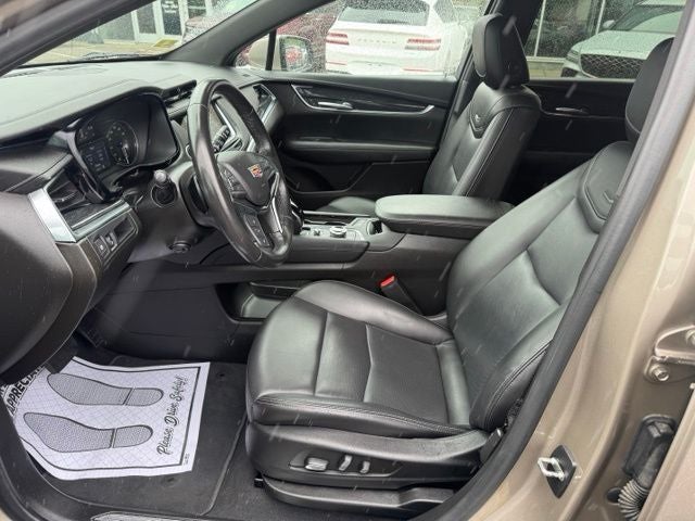 2022 Cadillac XT5 Premium Luxury