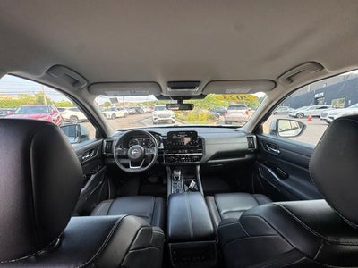 2023 Nissan Pathfinder SL