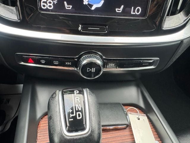 2021 Volvo S60 T6 Momentum Premium & Climate Packages