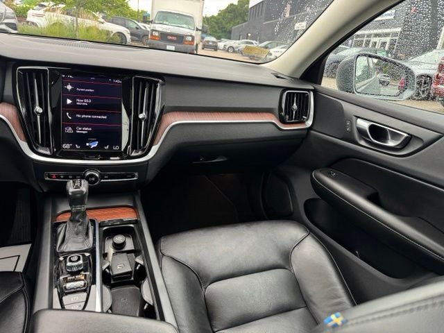 2021 Volvo S60 T6 Momentum Premium & Climate Packages