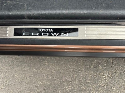 2025 Toyota Crown Signia Limited Advanced Technology Package