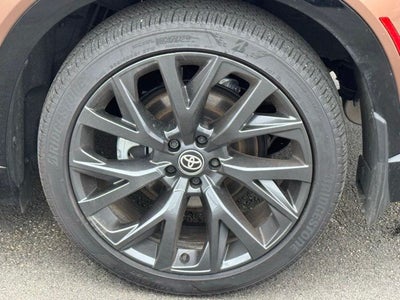 2025 Toyota Crown Signia Limited Advanced Technology Package