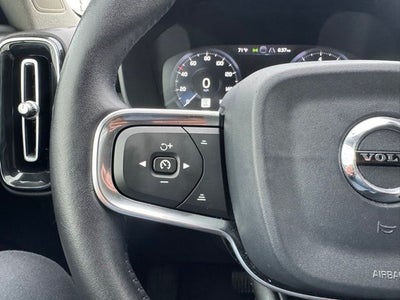 2020 Volvo XC40 Momentum