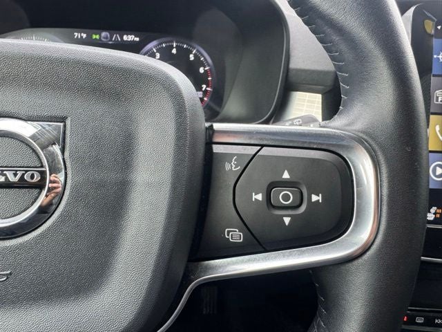 2020 Volvo XC40 Momentum