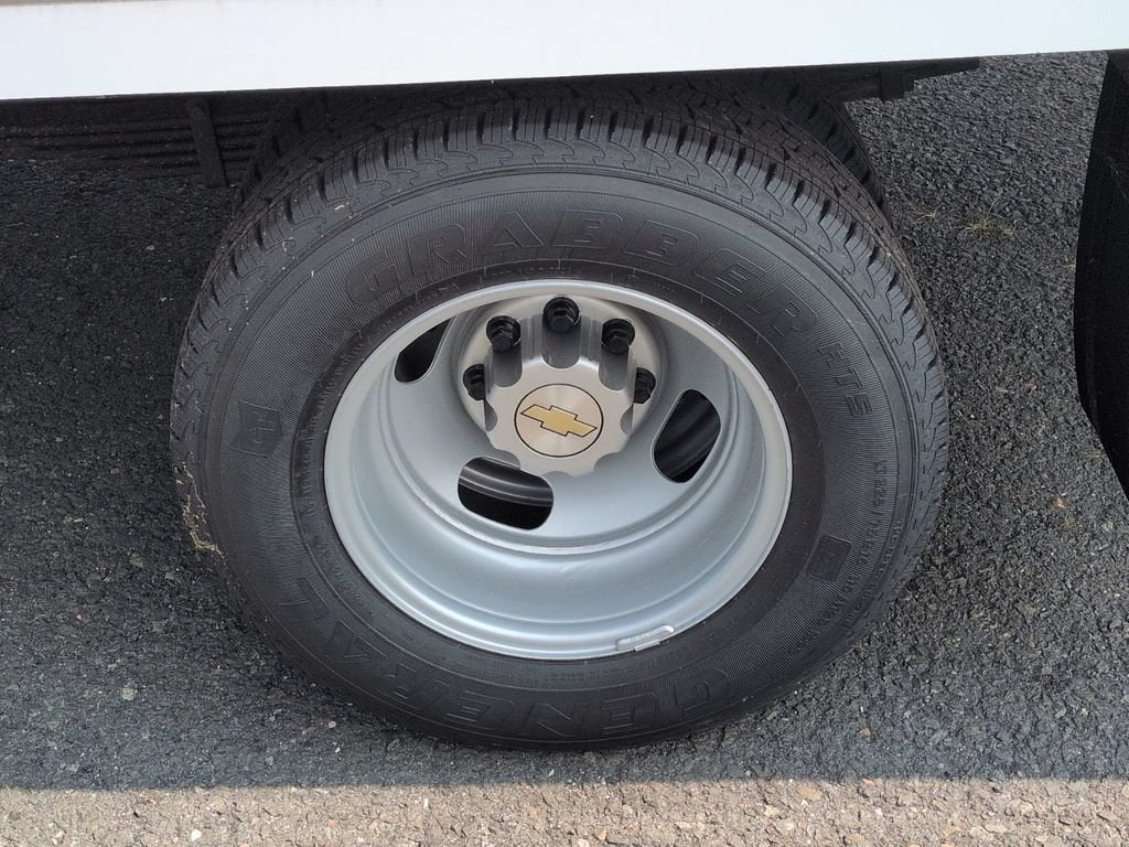 2026 Chevrolet Express Cutaway 3500 1WT