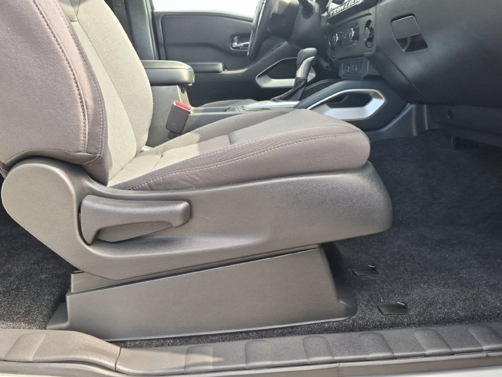 2025 Nissan Frontier King Cab SV 4x4