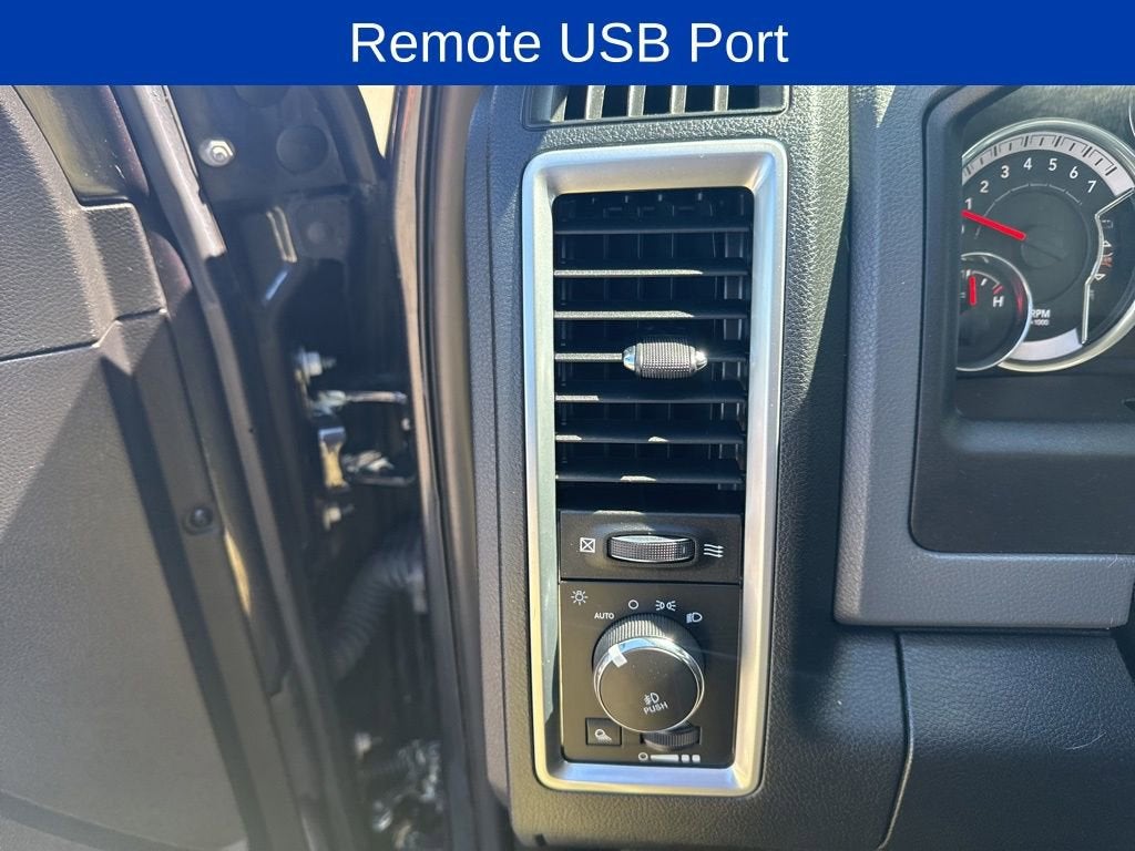 2018 RAM 1500 Big Horn Crew Cab 4x4 5'7" Box
