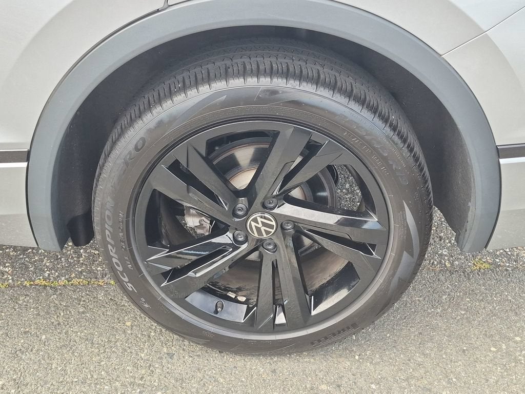 2024 Volkswagen Tiguan 2.0T SE R-Line Black