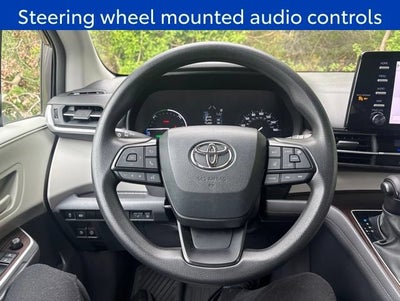 2023 Toyota Sienna LE
