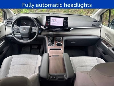 2023 Toyota Sienna LE