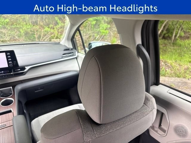 2023 Toyota Sienna LE