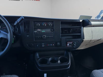 2025 GMC Savana Cutaway 3500 1WT