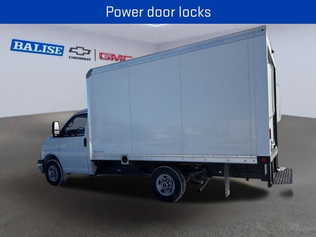 2025 GMC Savana Cutaway 3500 1WT