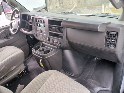 2025 GMC Savana Cutaway 3500 1WT