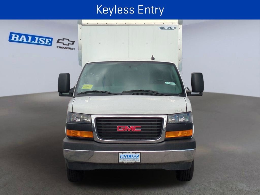 2025 GMC Savana Cutaway 3500 1WT