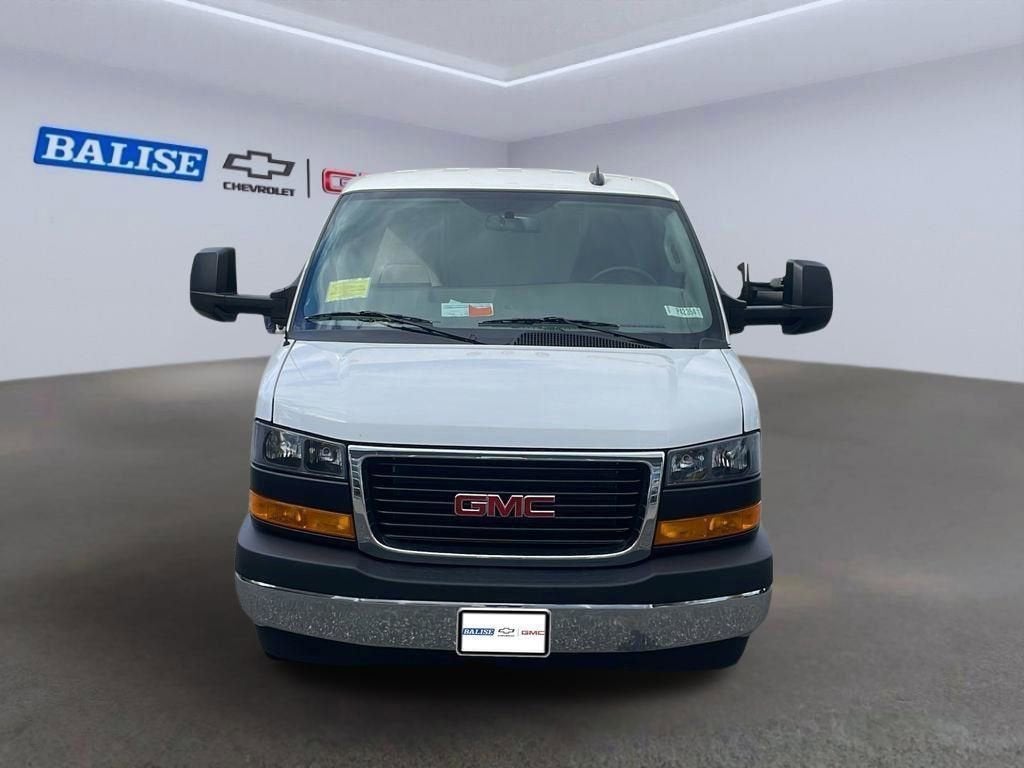 2025 GMC Savana Cutaway 3500 1WT