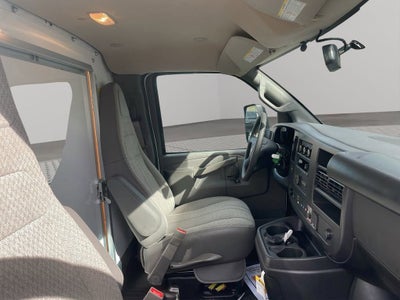 2025 GMC Savana Cutaway 3500 1WT
