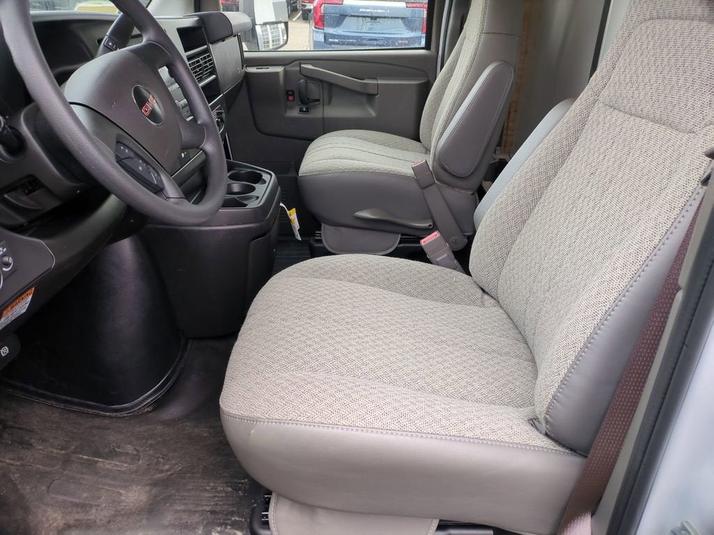 2025 GMC Savana Cutaway 4500 2WT