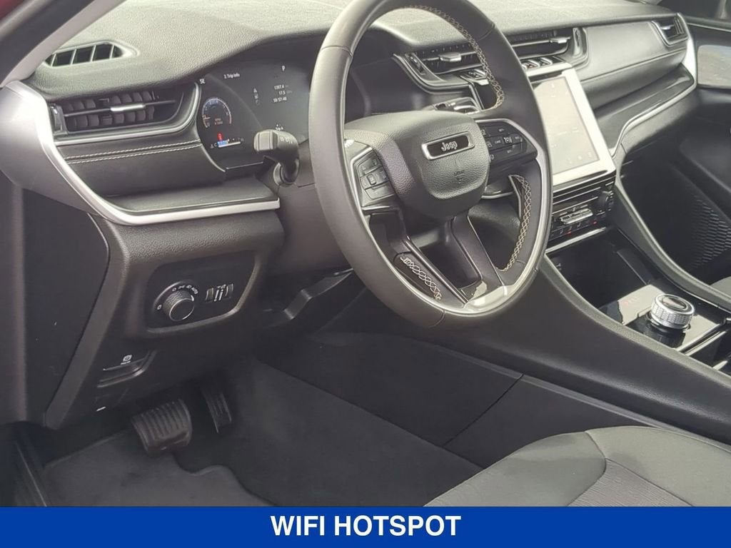2023 Jeep Grand Cherokee Laredo 4x4