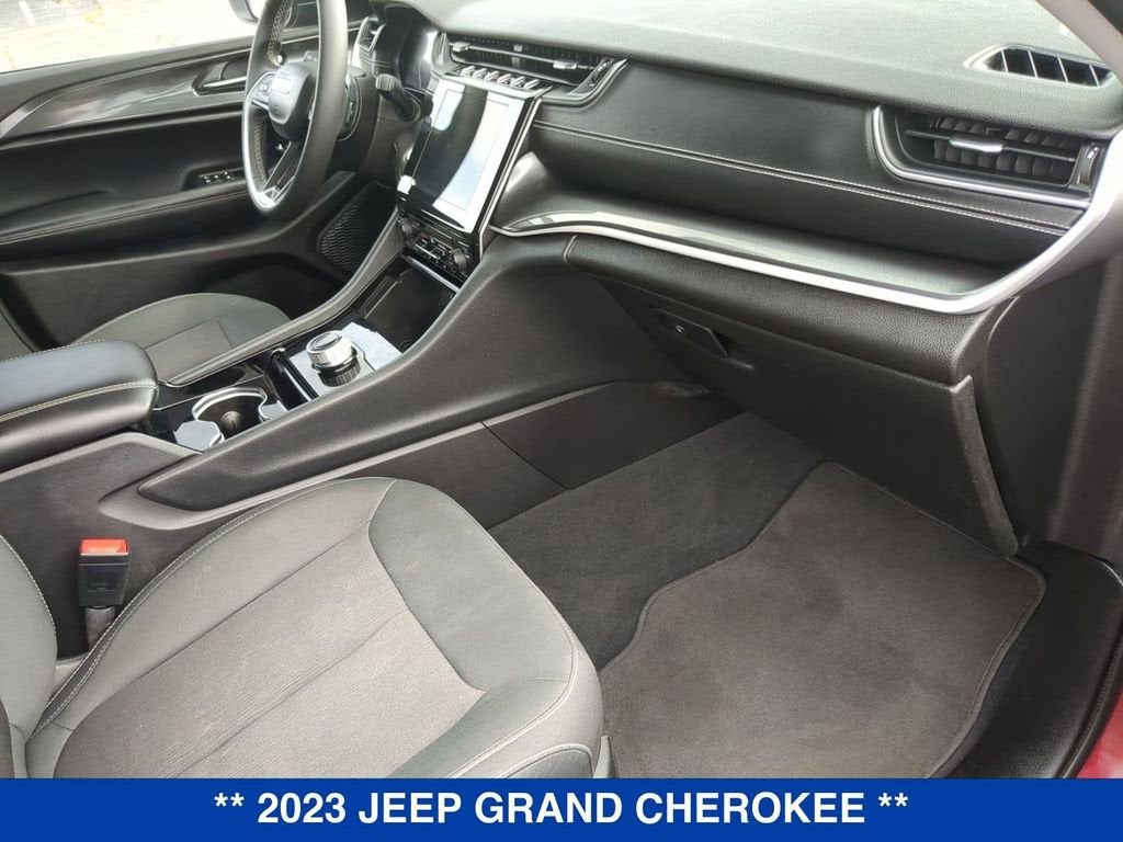 2023 Jeep Grand Cherokee Laredo 4x4