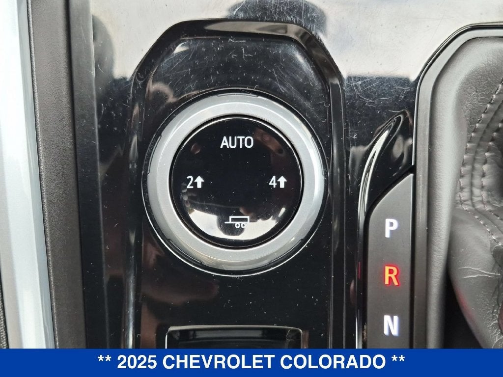 2025 Chevrolet Colorado WT/LT
