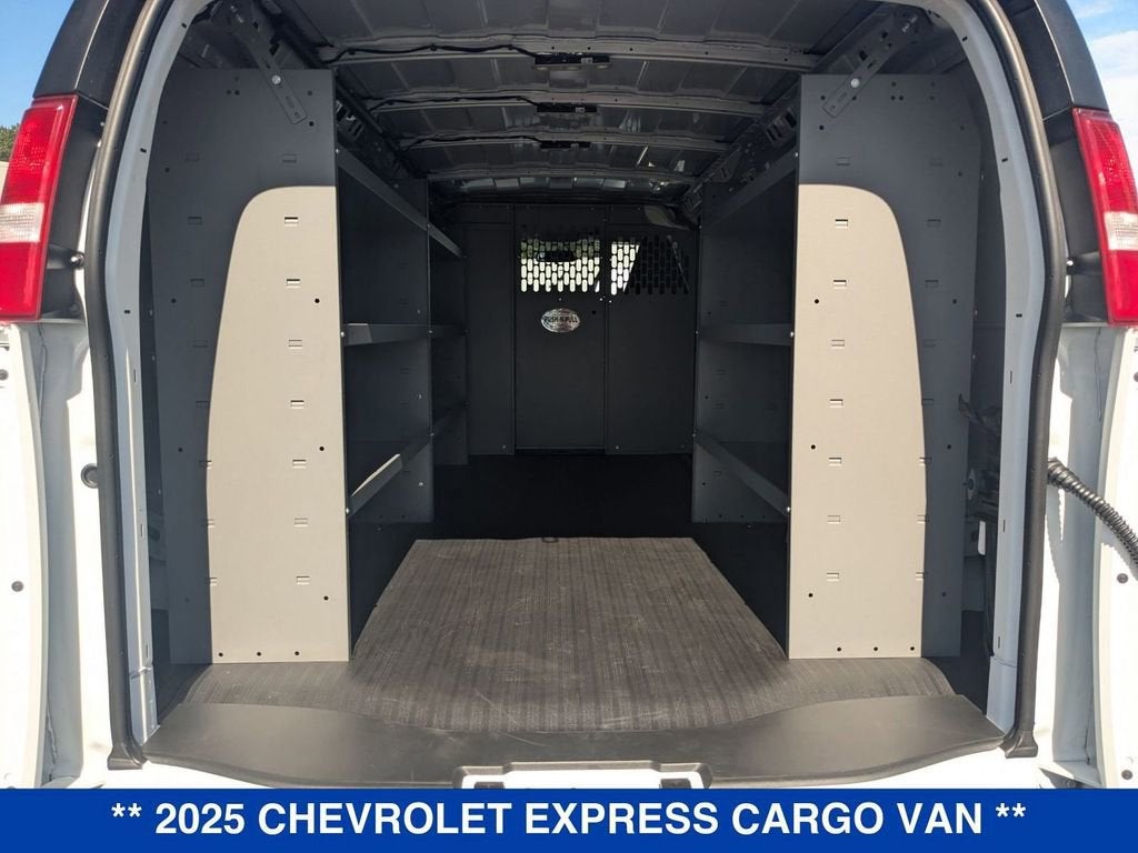 2025 Chevrolet Express Cargo WT