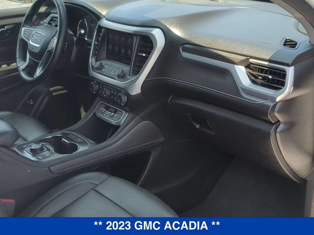2023 GMC Acadia SLT