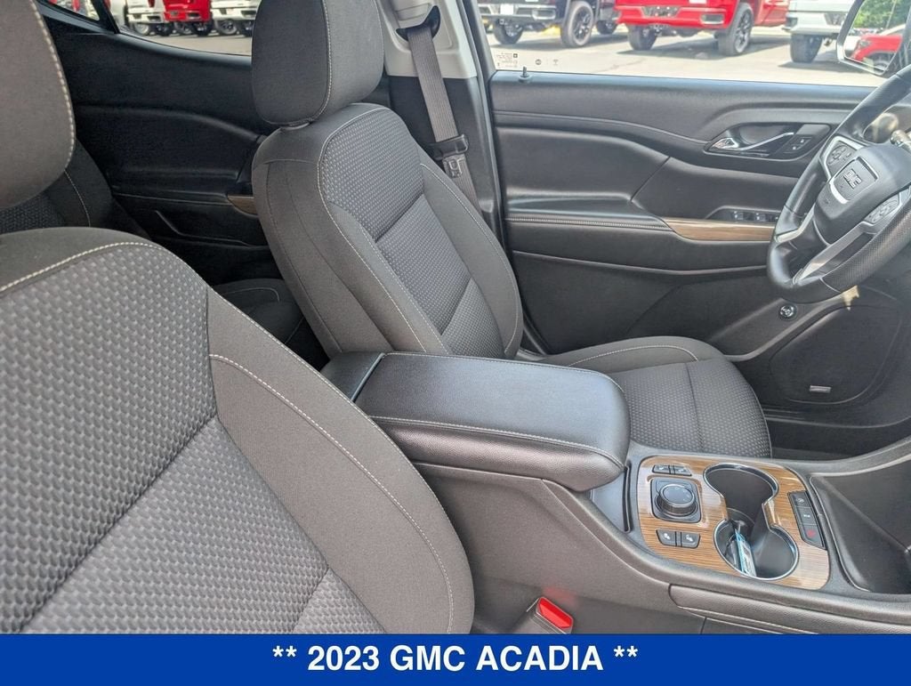 2023 GMC Acadia SLE