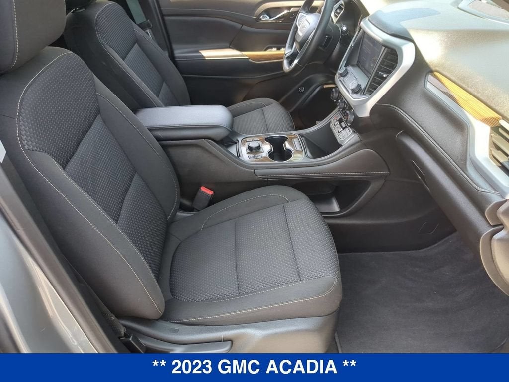 2023 GMC Acadia SLE