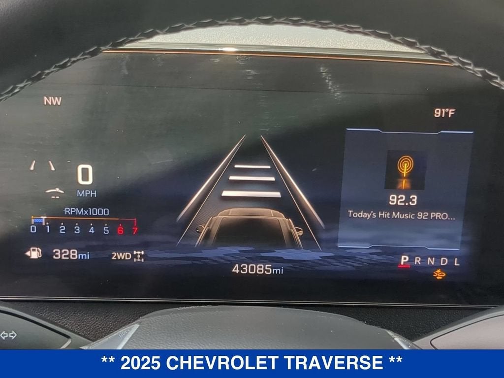 2025 Chevrolet Traverse LT