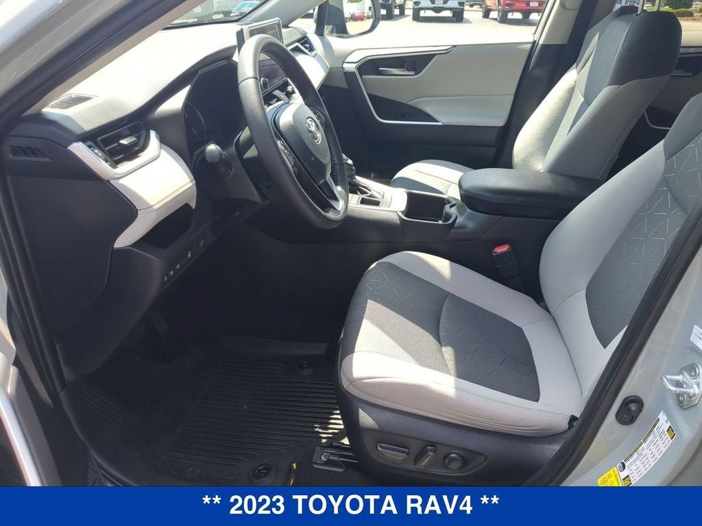2023 Toyota RAV4 XLE