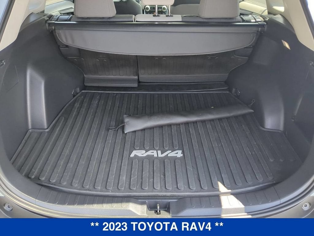 2023 Toyota RAV4 XLE