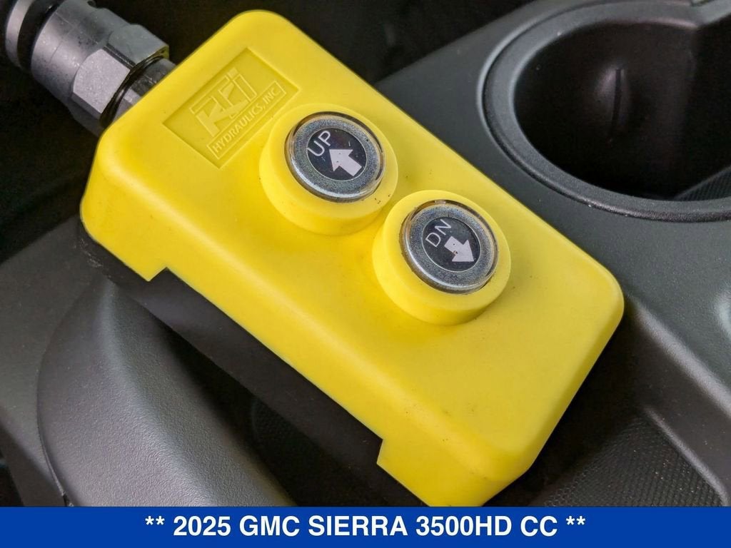2025 GMC Sierra 3500 HD Chassis Cab Pro