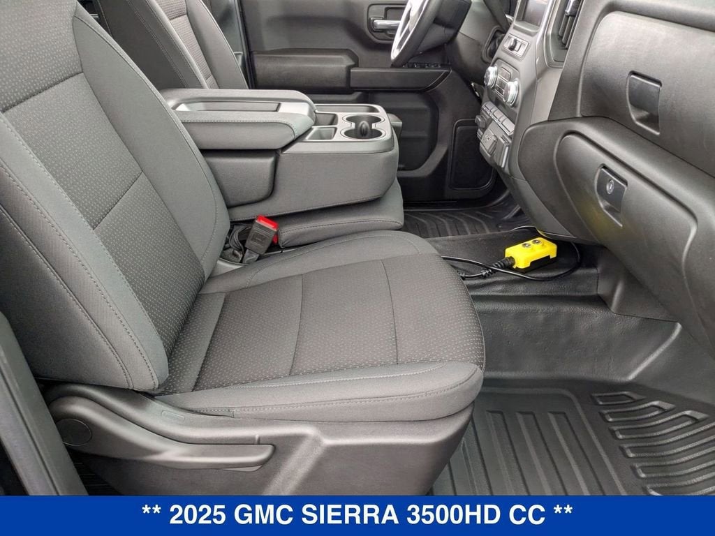2025 GMC Sierra 3500 HD Chassis Cab Pro