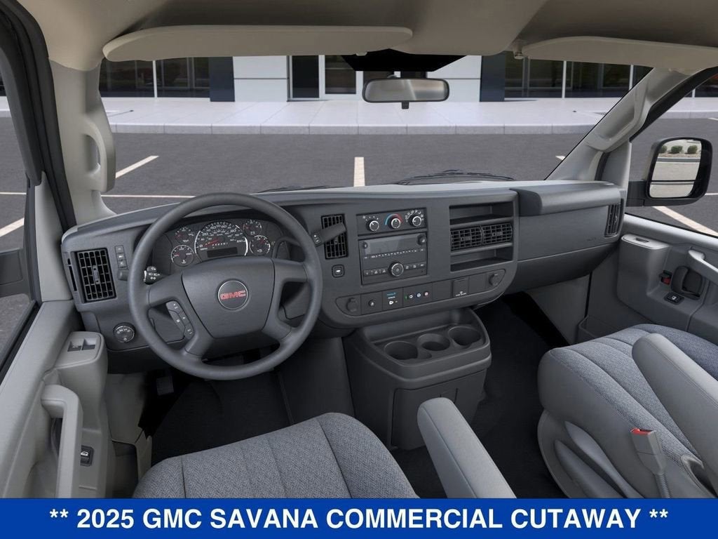 2025 GMC Savana Cutaway 4500 2WT
