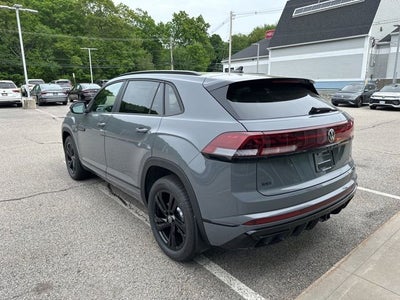 2026 Volkswagen Atlas Cross Sport 2.0T SEL R-Line Black
