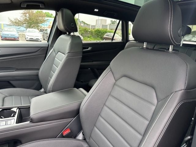2026 Volkswagen Atlas Cross Sport 2.0T SEL R-Line Black