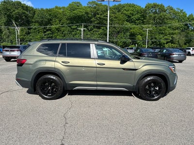 2024 Volkswagen Atlas 2.0T Peak Edition SE w/Technology