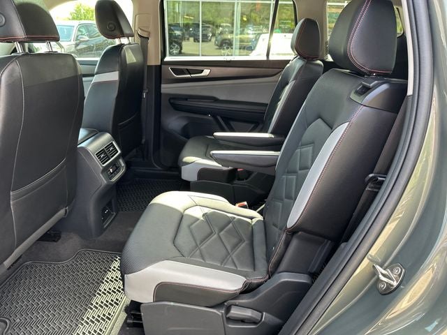 2024 Volkswagen Atlas 2.0T Peak Edition SE w/Technology