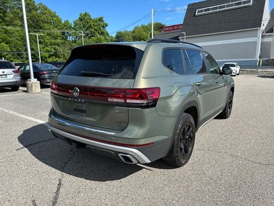2024 Volkswagen Atlas 2.0T Peak Edition SE w/Technology