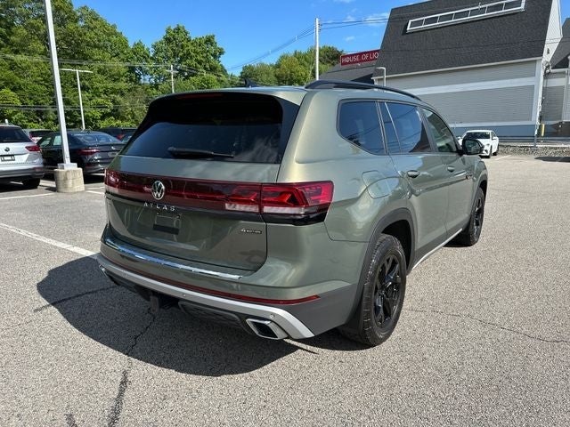2024 Volkswagen Atlas 2.0T Peak Edition SE w/Technology