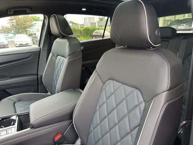 2026 Volkswagen Atlas Cross Sport 2.0T SEL Premium R-Line