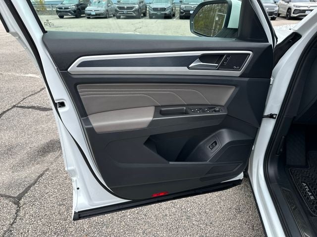 2022 Volkswagen Atlas Cross Sport 3.6L V6 SEL Premium R-Line