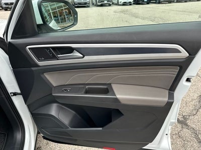 2022 Volkswagen Atlas Cross Sport 3.6L V6 SEL Premium R-Line