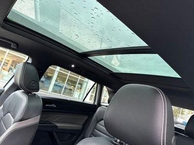2022 Volkswagen Atlas Cross Sport 3.6L V6 SEL Premium R-Line